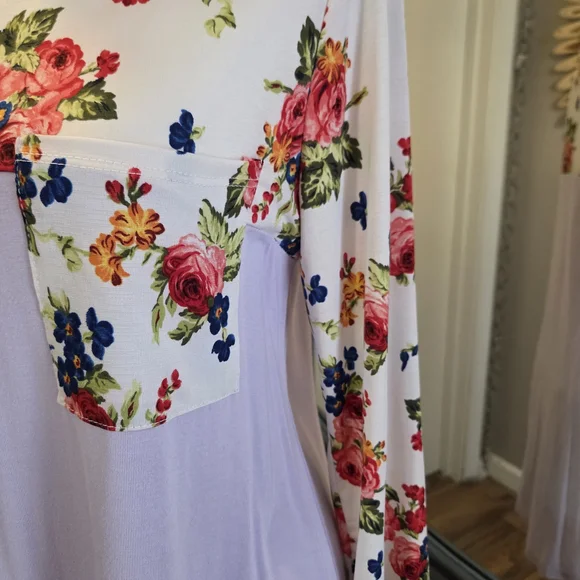 Floral Panel Lavender Tunic Top - Picture 3 of 3